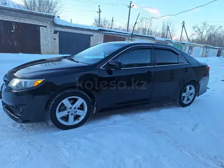 Toyota Camry 2014 года за 9 200 000 тг. в Уральск – фото 2