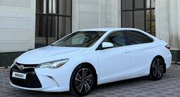 Toyota Camry 2016 года за 8 480 000 тг. в Шымкент – фото 2