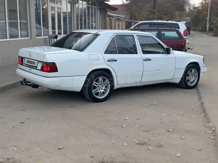 Mercedes-Benz E 300 1992 года за 1 900 000 тг. в Алматы – фото 4