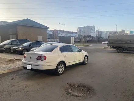 Volkswagen Passat 2005 года за 3 500 000 тг. в Астана – фото 3