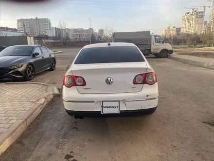 Volkswagen Passat 2005 года за 3 500 000 тг. в Астана – фото 4