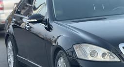 Mercedes-Benz S 500 2006 года за 6 800 000 тг. в Астана – фото 2