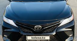Toyota Camry 2020 года за 17 800 000 тг. в Уральск