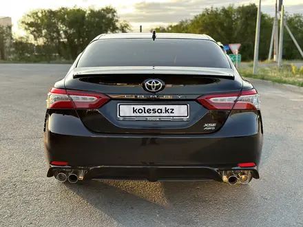 Toyota Camry 2020 года за 15 000 000 тг. в Уральск – фото 16