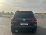 Volkswagen Touareg 2007 года за 5 500 000 тг. в Алматы – фото 4