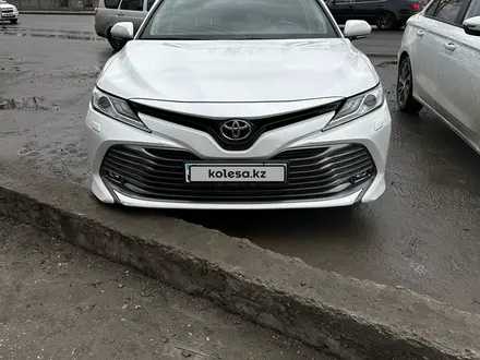 Toyota Camry 2019 года за 14 500 000 тг. в Астана – фото 2
