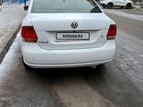 Volkswagen Polo 2015 года за 4 000 000 тг. в Атырау – фото 4