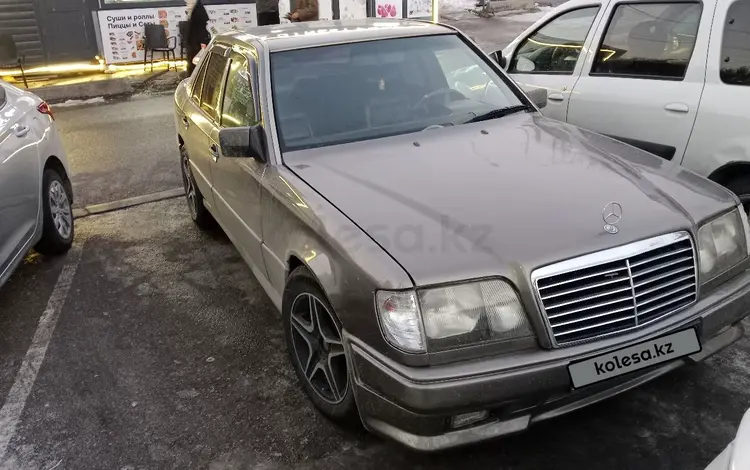 Mercedes-Benz E 220 1993 годаfor2 100 000 тг. в Шымкент