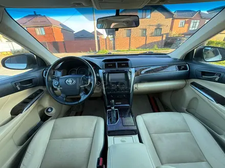 Toyota Camry 2016 года за 10 500 000 тг. в Уральск – фото 5