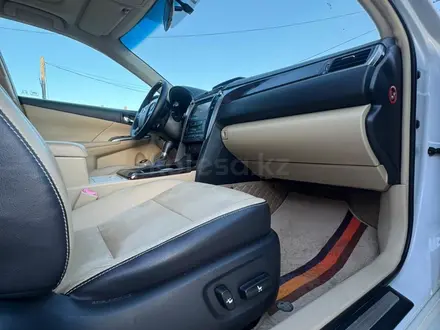 Toyota Camry 2016 года за 10 500 000 тг. в Уральск – фото 8