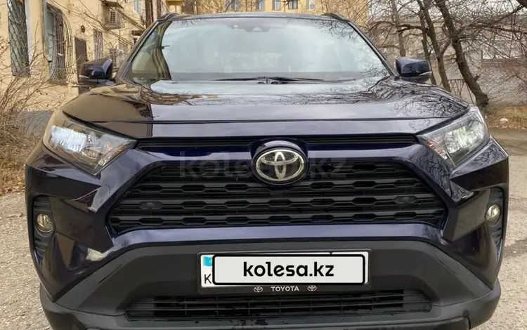 Toyota RAV4 2021 года за 16 500 000 тг. в Семей