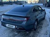 Hyundai Sonata 2023 годаfor11 750 000 тг. в Астана – фото 3