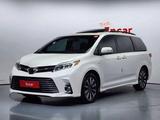 Toyota Sienna 2019 годаfor12 000 000 тг. в Алматы