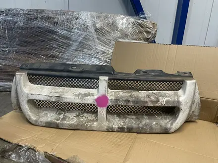 Решетка радиатора сурф сюрф 185 тюнинговая за 40 000 тг. в Алматы
