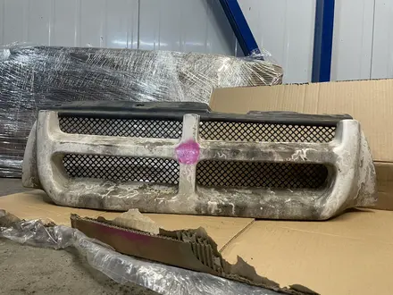 Решетка радиатора сурф сюрф 185 тюнинговая за 40 000 тг. в Алматы – фото 2