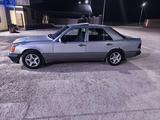 Mercedes-Benz E 260 1990 годаfor800 000 тг. в Алматы – фото 2
