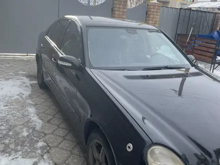 Mercedes-Benz E 240 2004 года за 4 200 000 тг. в Затобольск – фото 3