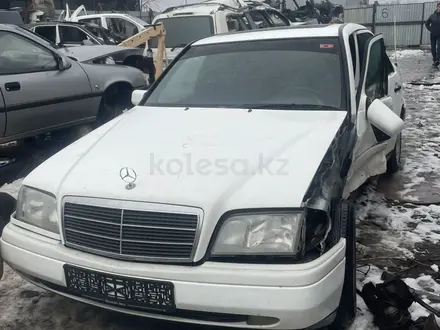 Mercedes-Benz C 180 1995 года за 10 000 тг. в Актобе – фото 5