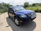 Volkswagen Touareg 2005 года за 3 700 000 тг. в Алматы – фото 2
