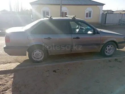 Volkswagen Passat 1994 года за 700 000 тг. в Атырау – фото 2