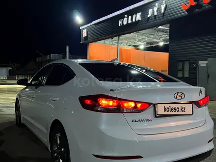 Hyundai Elantra 2016 года за 7 200 000 тг. в Атырау – фото 4