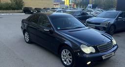 Mercedes-Benz C 180 2001 года за 2 000 000 тг. в Астана – фото 2