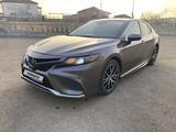 Toyota Camry 2021 года за 12 000 000 тг. в Астана – фото 2