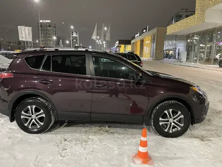 Toyota RAV4 2015 года за 11 000 000 тг. в Астана – фото 4