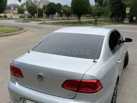 Volkswagen Passat 2011 года за 5 400 000 тг. в Алматы – фото 12