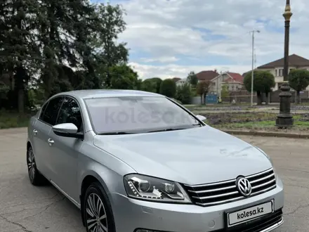 Volkswagen Passat 2011 года за 5 400 000 тг. в Алматы – фото 13