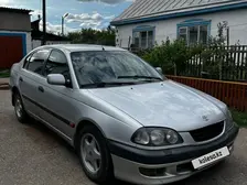 Toyota Avensis, 1998