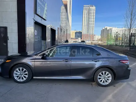 Toyota Camry 2020 года за 12 300 000 тг. в Астана – фото 7