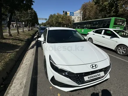 Hyundai Elantra 2020 года за 9 500 000 тг. в Алматы – фото 3