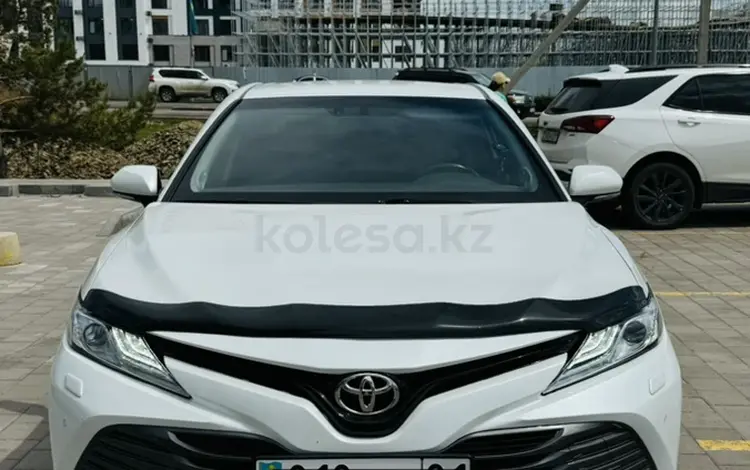 Toyota Camry 2019 года за 13 800 000 тг. в Астана