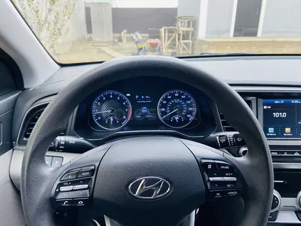 Hyundai Elantra 2018 года за 8 500 000 тг. в Атырау – фото 17