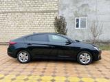 Hyundai Elantra 2018 года за 8 000 000 тг. в Атырау – фото 5