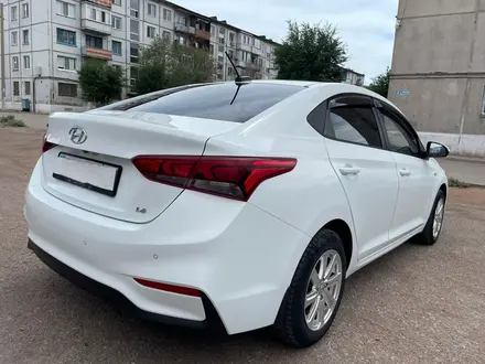 Hyundai Accent 2018 года за 7 000 000 тг. в Балхаш – фото 2