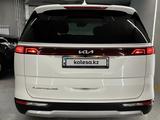 Kia Carnival 2021 года за 15 800 000 тг. в Алматы – фото 3