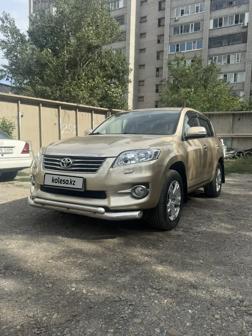 Toyota RAV4, 2010