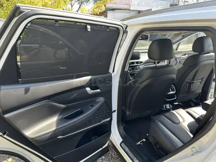 Hyundai Santa Fe 2020 года за 11 700 000 тг. в Алматы – фото 9