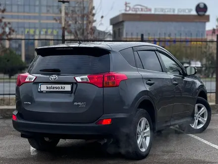 Toyota RAV4 2014 года за 9 400 000 тг. в Актау – фото 3