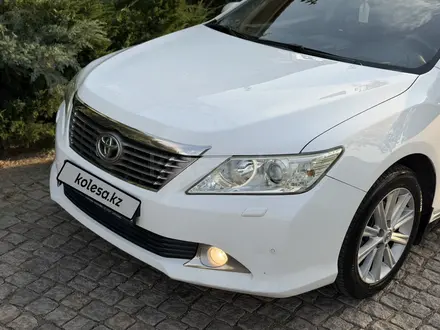 Toyota Camry 2013 года за 9 800 000 тг. в Алматы – фото 18