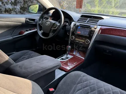 Toyota Camry 2013 года за 9 800 000 тг. в Алматы – фото 36