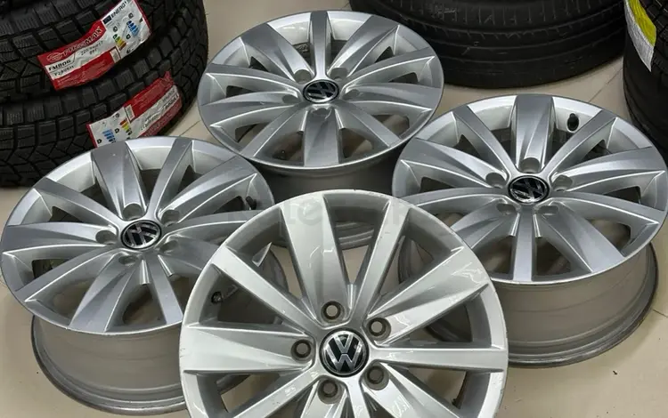 Джетта 5х112 R16 оригинальный диски за 175 000 тг. в Атырау