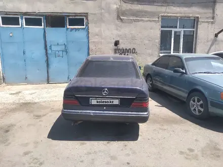 Mercedes-Benz E 280 1992 года за 800 000 тг. в Тараз – фото 2