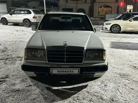 Mercedes-Benz E 220 1990 года за 1 200 000 тг. в Алматы – фото 2