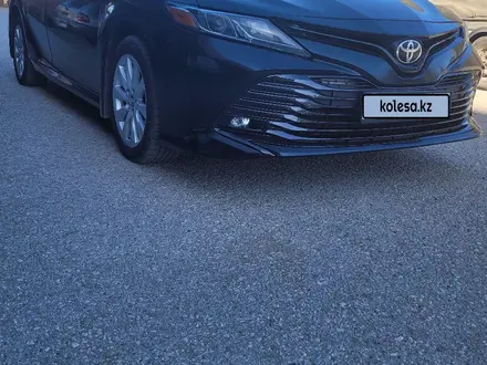 Toyota Camry 2020 года за 12 800 000 тг. в Актобе – фото 11