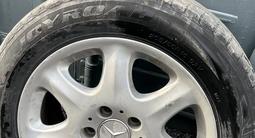 Диски с шинами от мерседеса за 150 000 тг. в Алматы – фото 3