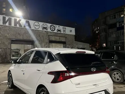 Hyundai i20 2023 года за 7 700 000 тг. в Караганда – фото 4