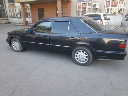 Mercedes-Benz E 200 1995 года за 2 000 000 тг. в Алматы – фото 10